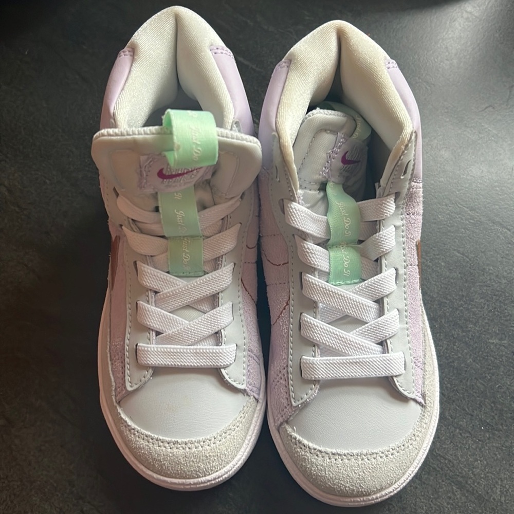 Kids' Blazer Mid '77 SE Sneaker (NEVER WORN!)